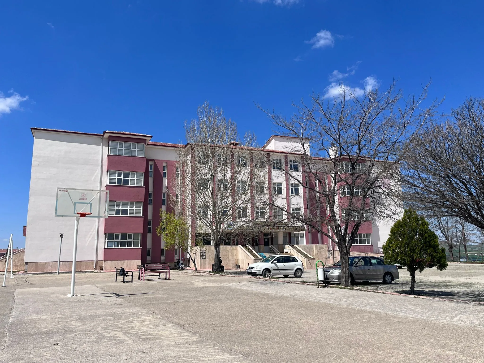 Kaman UBYO Fakülte Binası ve Kampüs Dış Cephesi